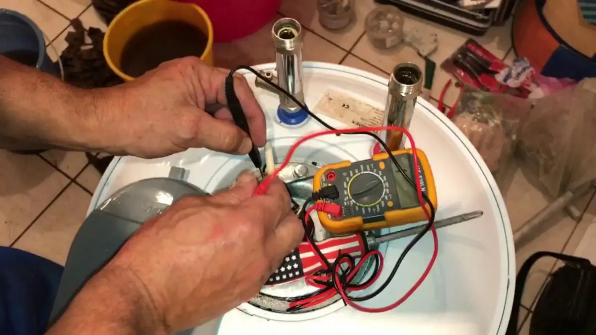 Ремонт водонагревателей Electrolux в Лесне — выгодная цена от 2391 руб., Мастер24
